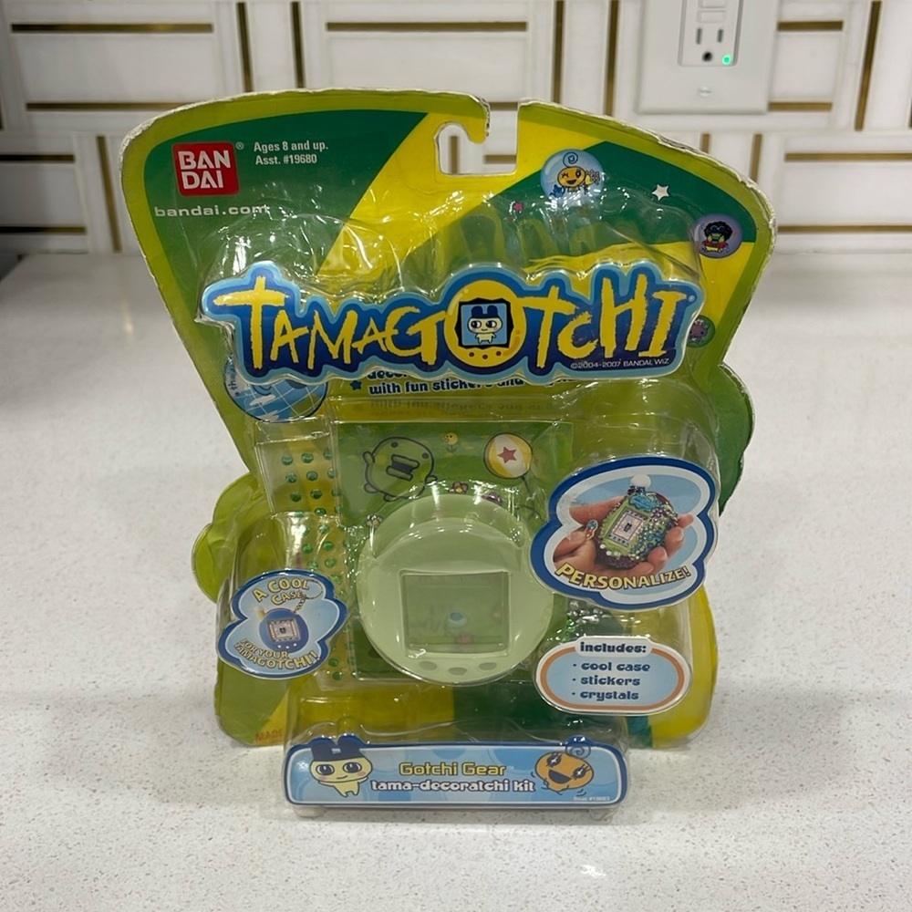 2007 Tamagotchi Connection Green Gotchi Gear